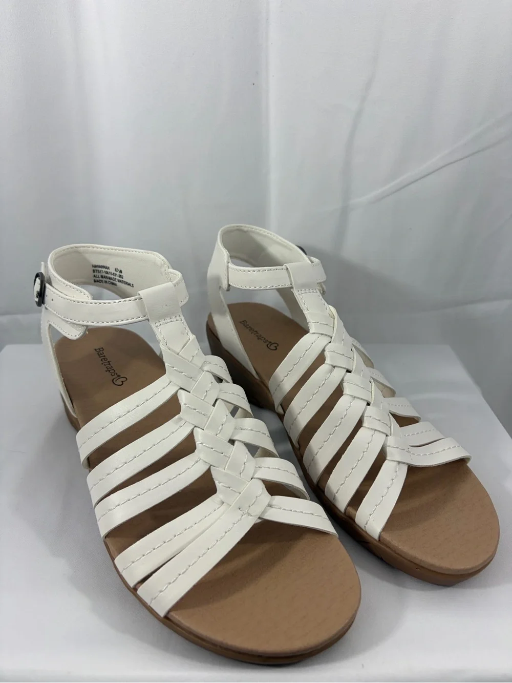 NWT BareTraps Women’s Size 8.5 White Strappy Gladiator Sandals